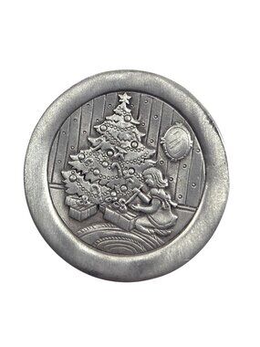 Spoontiques Pewter Christmas Collector Plate 1982 Girl Decorating Tree